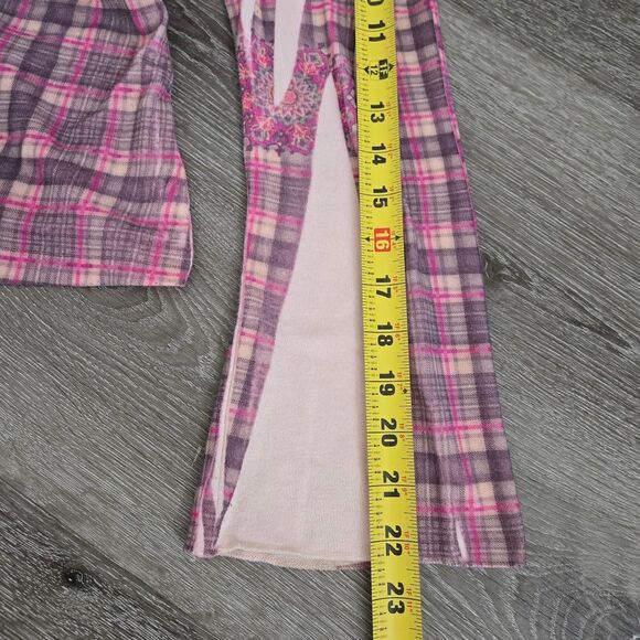 Bleu Vintage Pink paisley boho embelished Knit top with bell sleeves - Picture 5 of 9